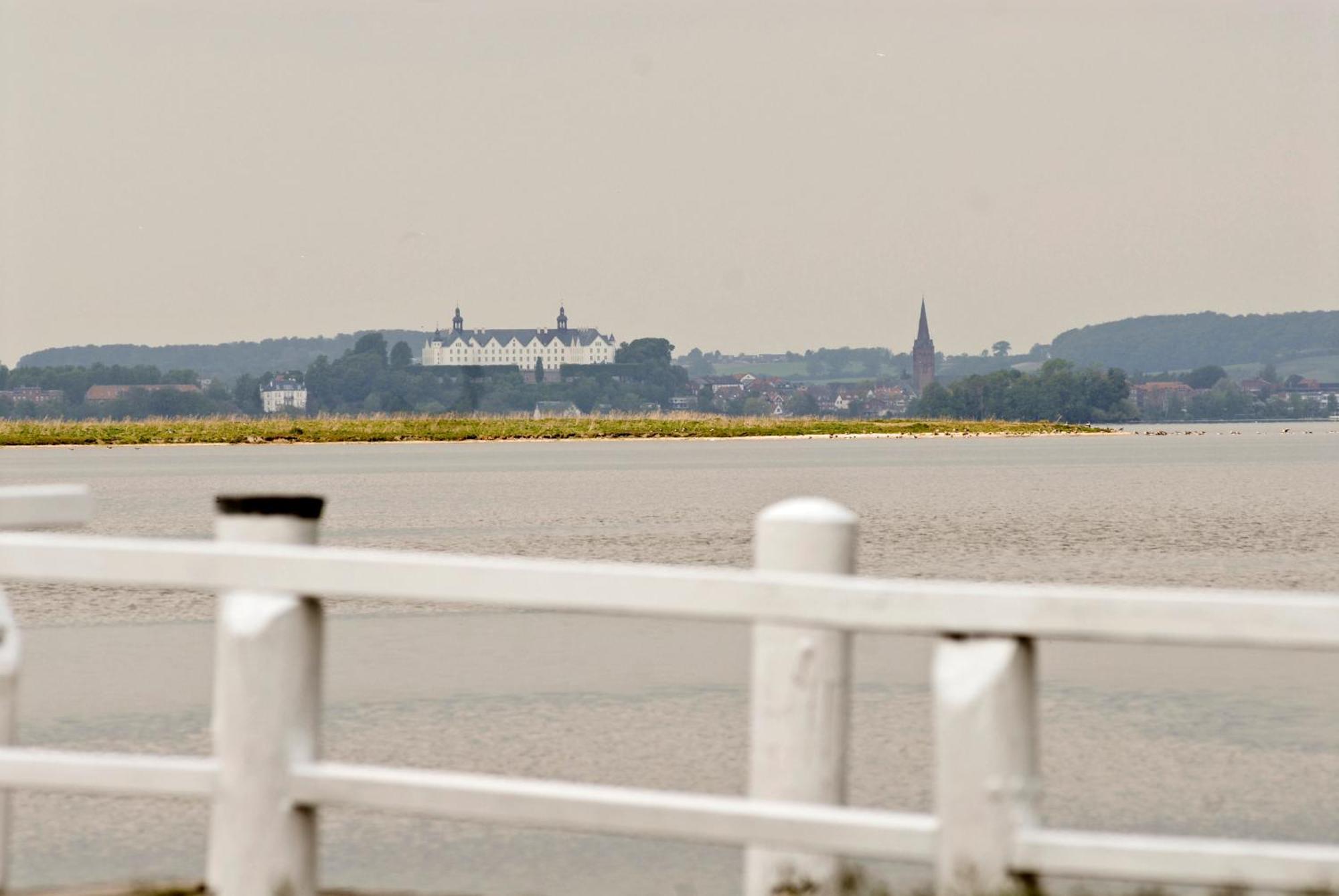 Strauers Hotel Am See Bosau Exterior foto